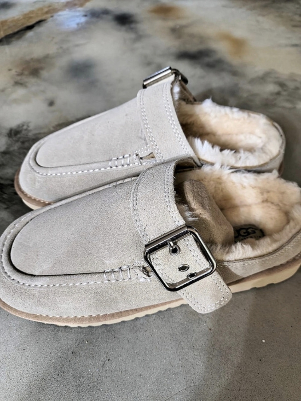 UGG Goldenstar Evelina Clog Fur-Lined Slippers Beige